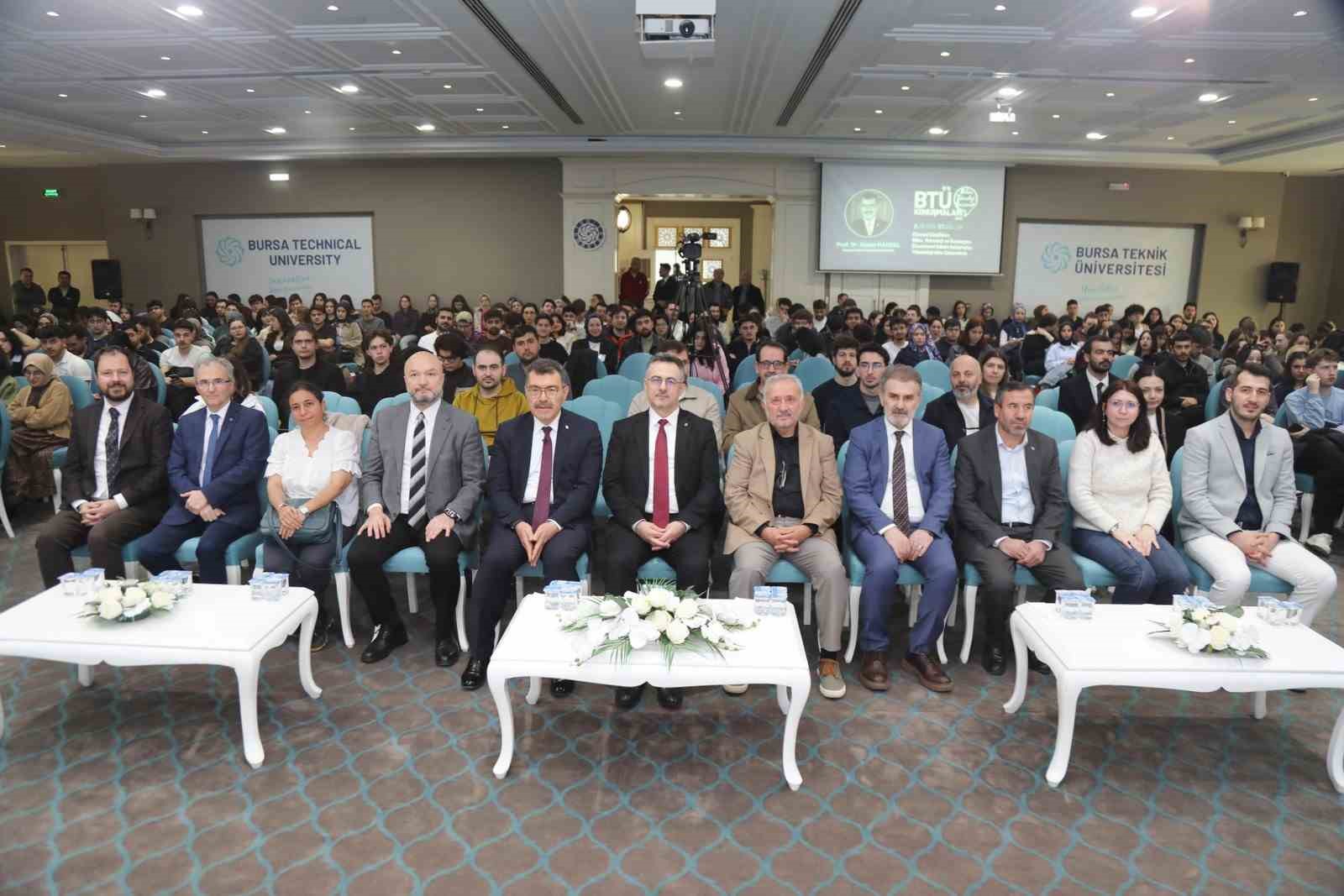btu konusmalarinda kuresel riskler ve yuksekogretiminin gelecegi ele alindi 3 ZCWC3a2d