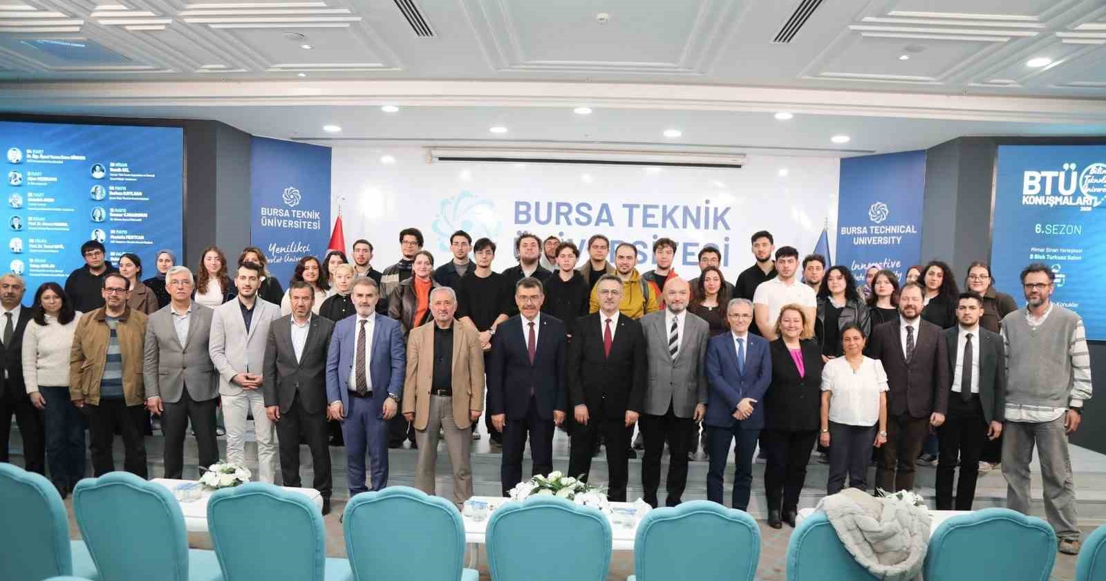 btu konusmalarinda kuresel riskler ve yuksekogretiminin gelecegi ele alindi 4 eDOtasH7