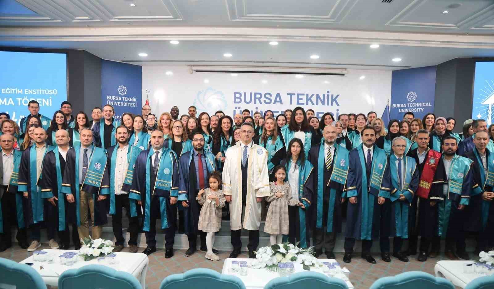 btu lisansustunde mezuniyet gururu 2