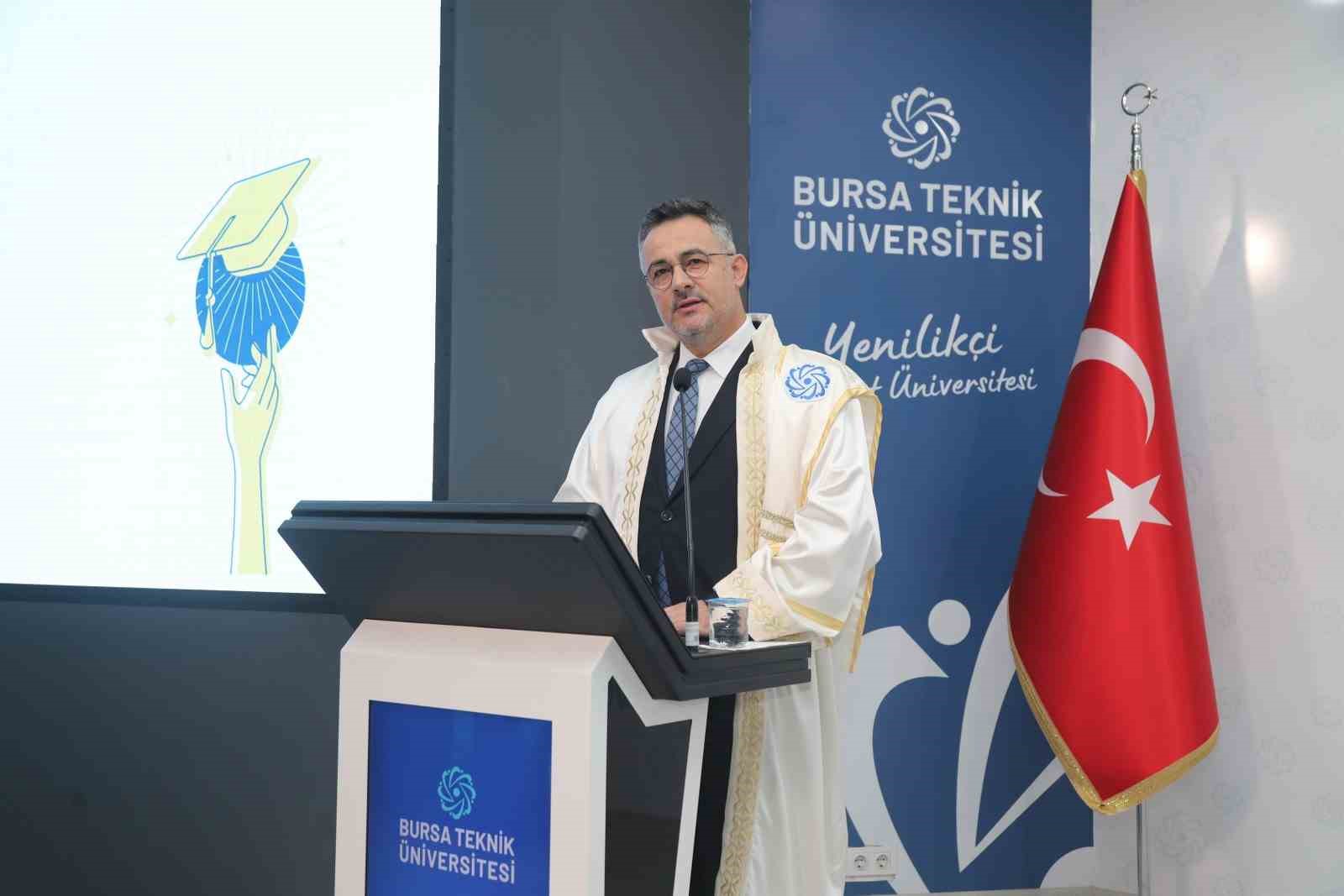 btu lisansustunde mezuniyet gururu 3