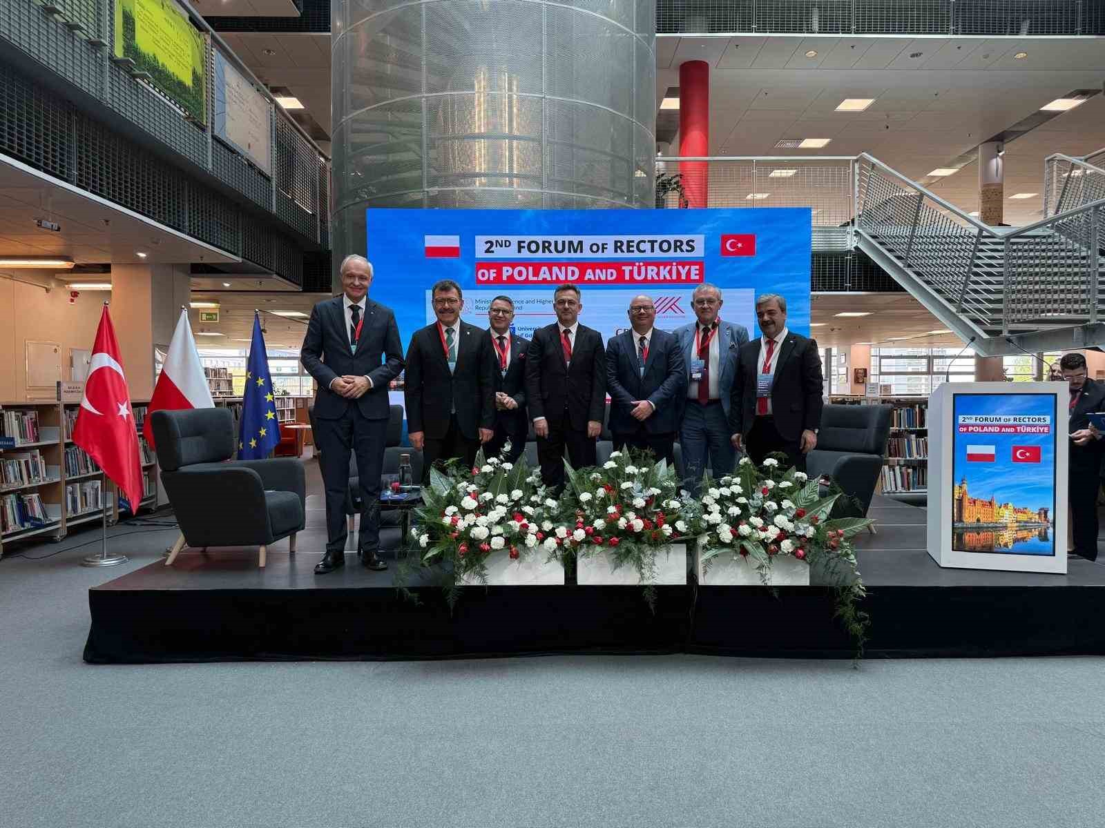 btu polonya turkiye rektorler forumunda yerini aldi 3 K58uLvAL