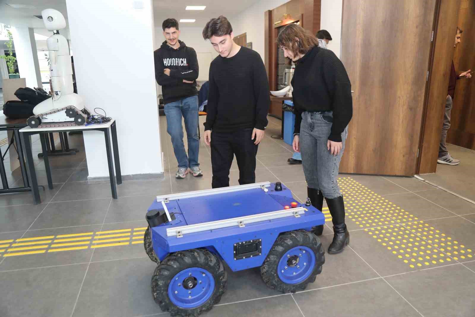 btu robot gunlerinde gelecegin teknolojileri konusuldu 2 Dcf3dzDQ