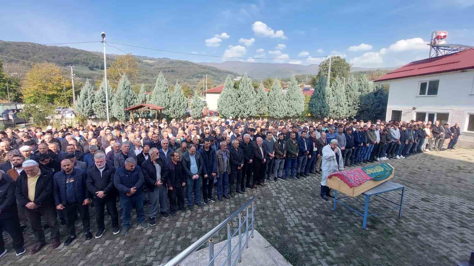 bu aciya yurek dayanmaz minicik beden kocaman tabut 2 vnpuyHMb