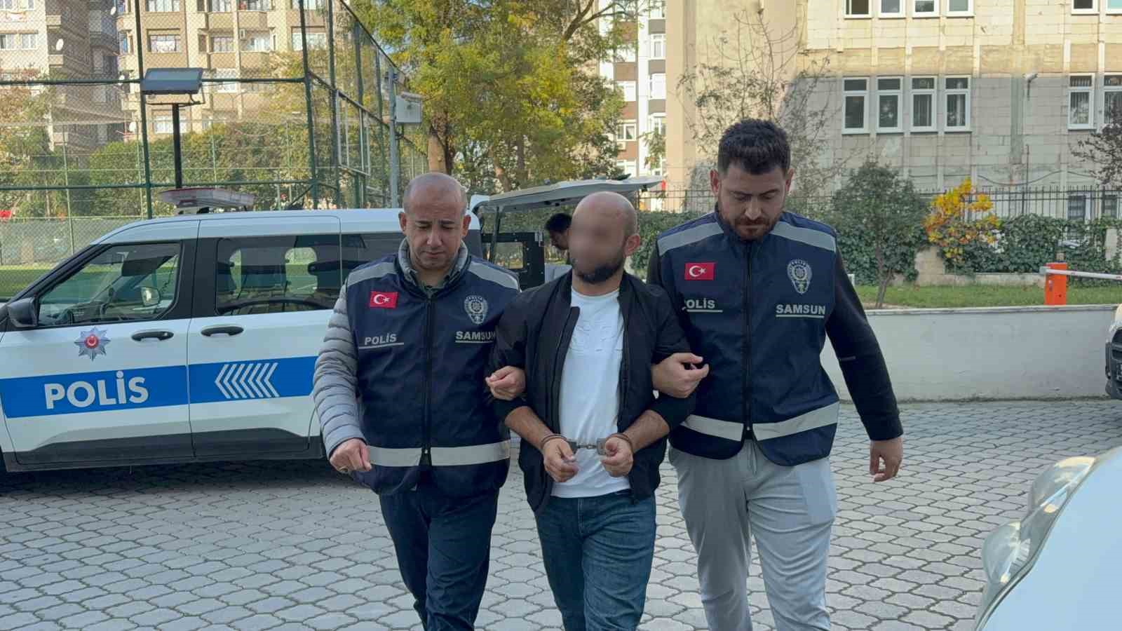 bu bankta ben oturacagim diye polis okulu ogrencilerini darp eden zabita tutuklandi 0 QC9VWcGO