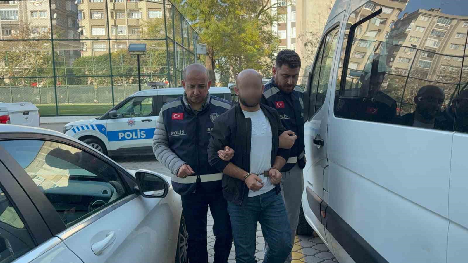 bu bankta ben oturacagim diye polis okulu ogrencilerini darp eden zabita tutuklandi 1 cpWZsMRU