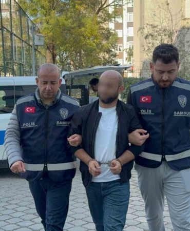 bu-bankta-ben-oturacagim-diye-polis-okulu-ogrencilerini-darp-eden-zabita-tutuklandi-4WafERB2.jpg