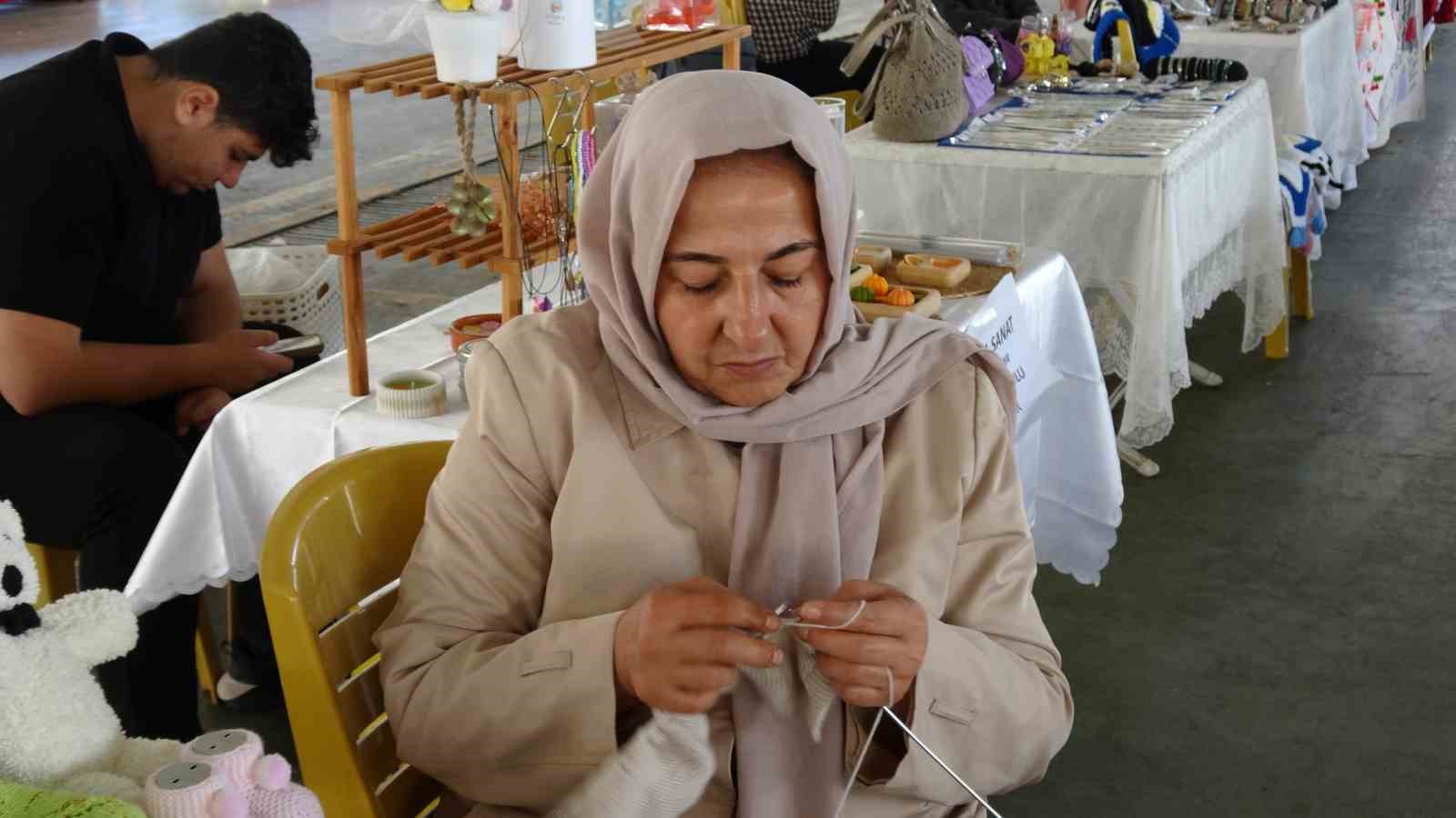 bu carsida sadece kadinlarin el emekleri satiliyor 2 3zKreHcX