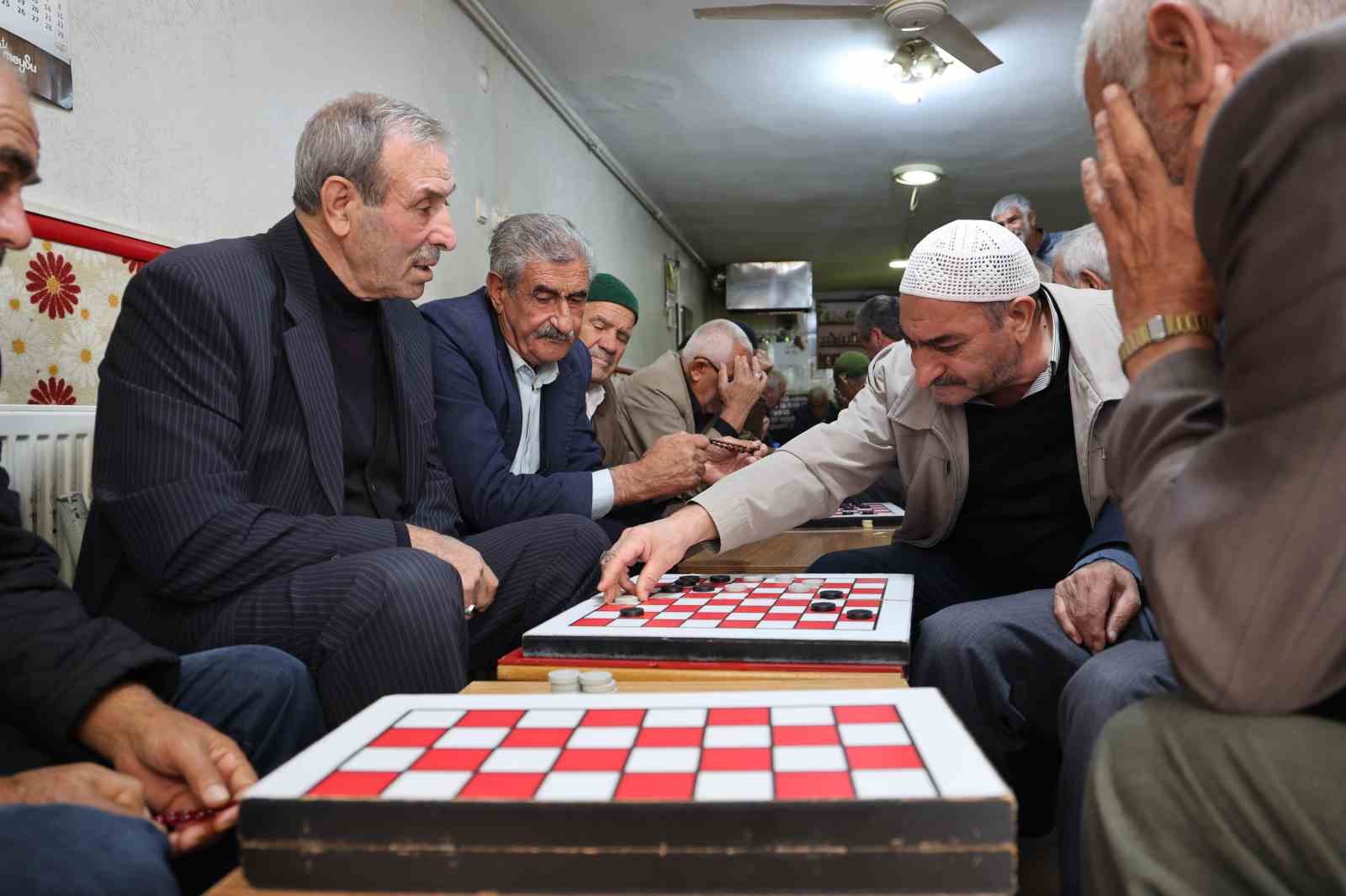 bu cay ocaginda yillardir sadece dama oynaniyor 3 N4NuATXr