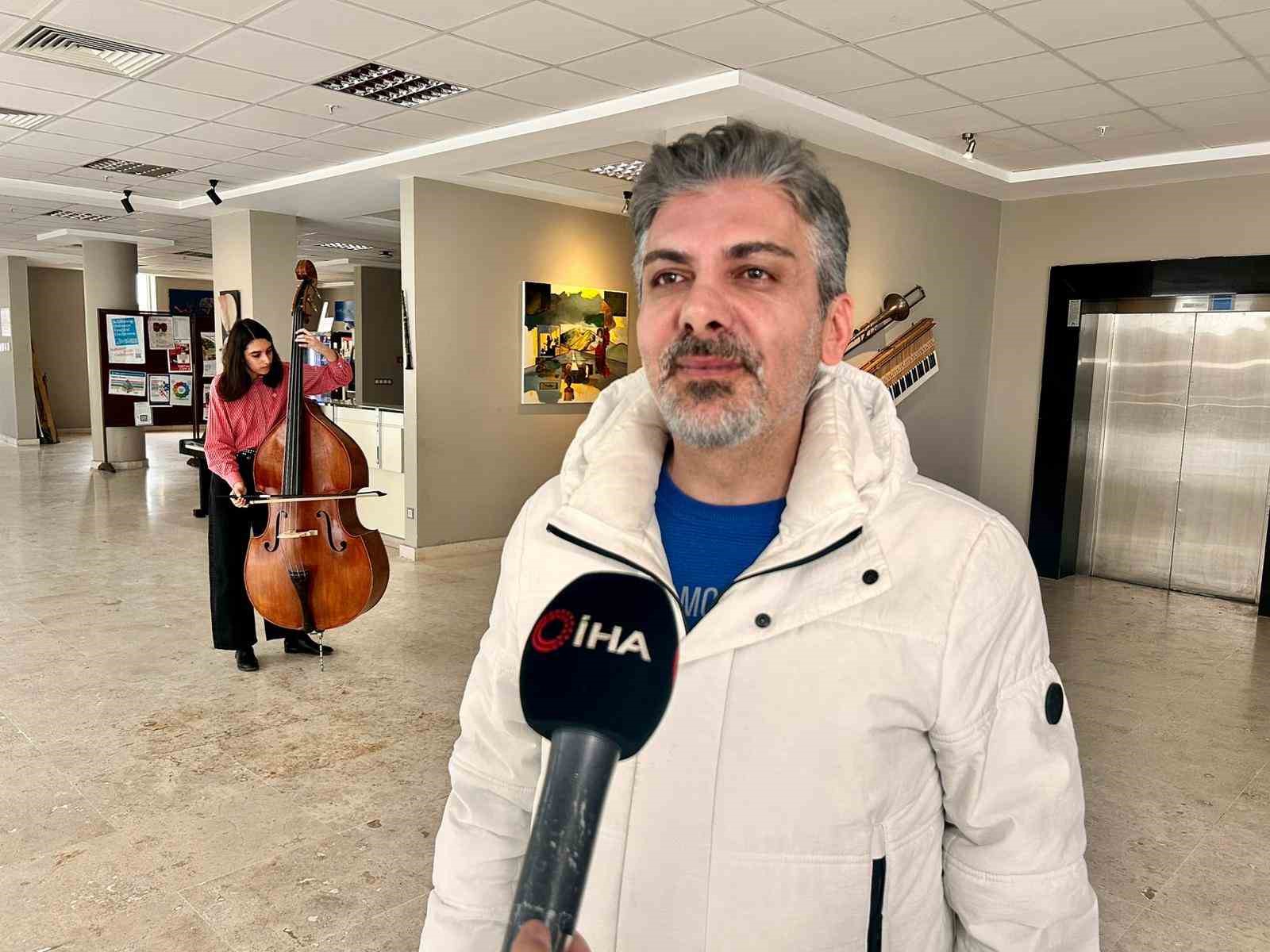 bu cocugun kulaklari radar kadar hassas 4 QmJyp1Gd