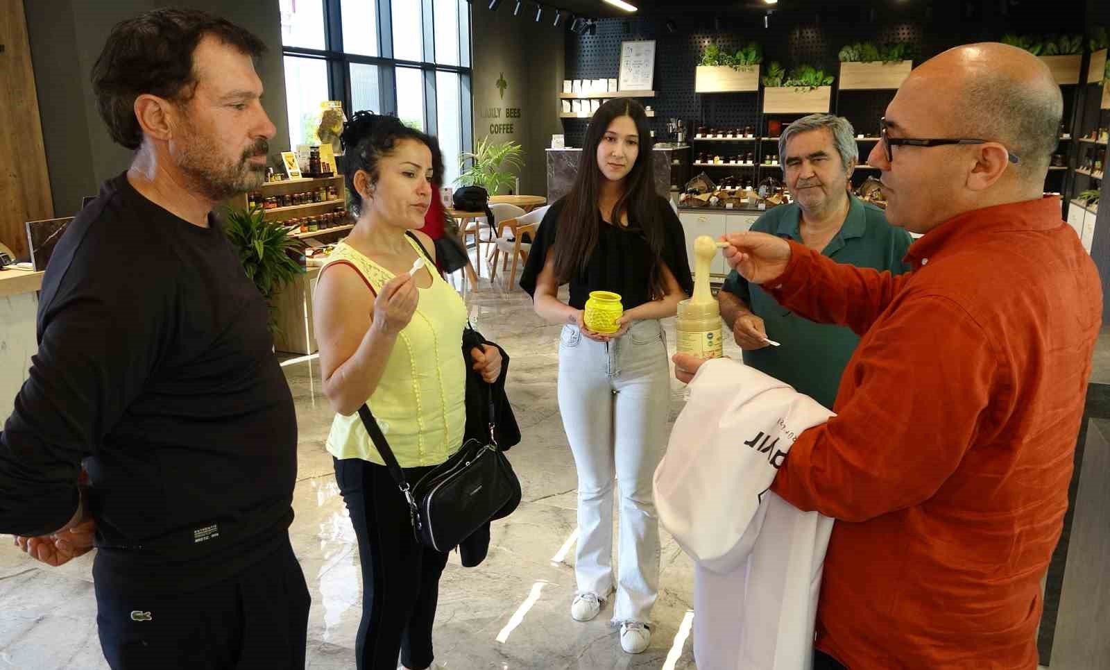 Bu da beyaz bal: Gören önce inanmıyor ama tamamen gerçek ve doğal bal 5 bu da beyaz bal goren once inanmiyor ama tamamen gercek ve dogal bal 1 wBggkg2V