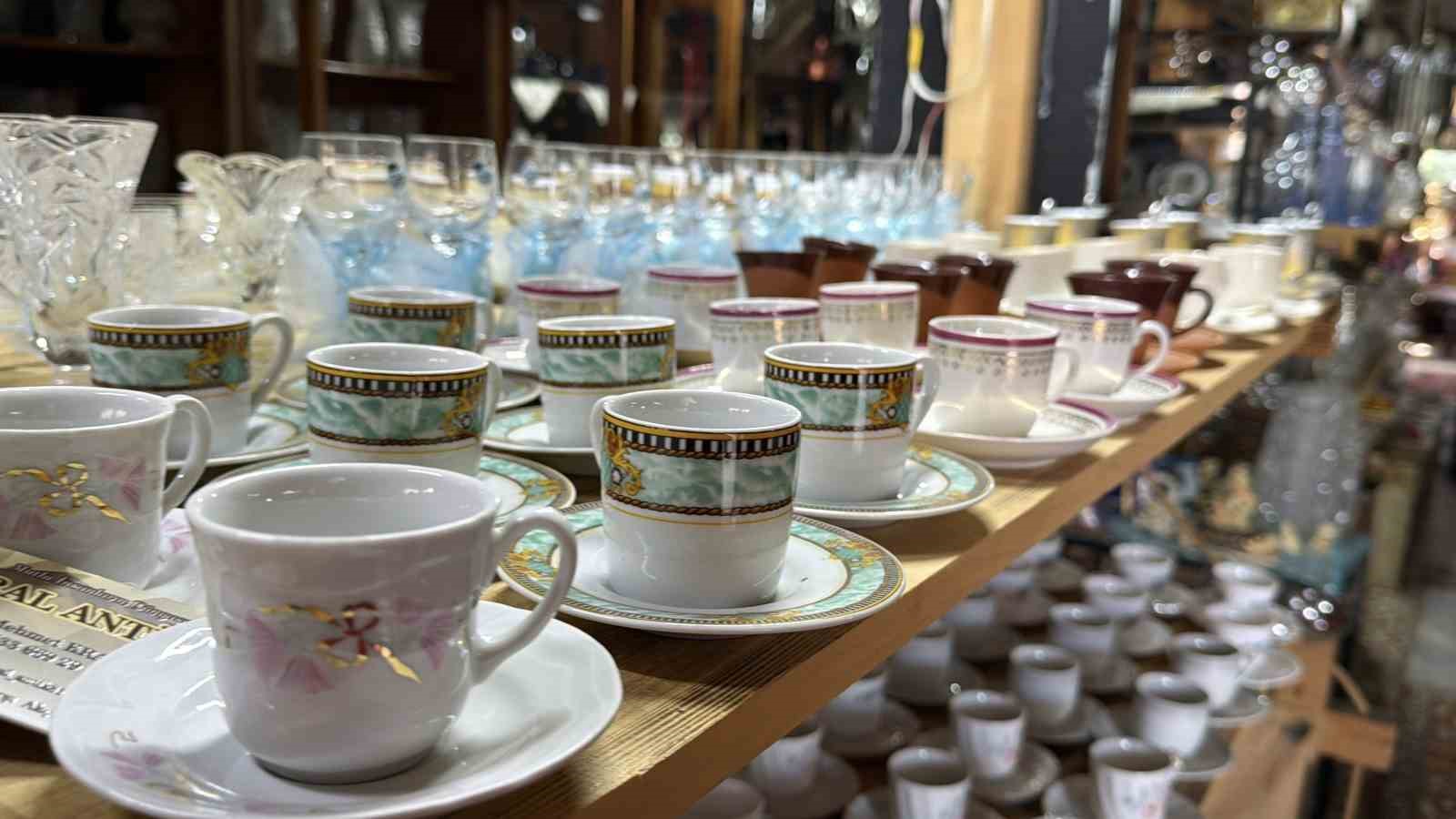 Bu dükkan ziyaretçilerini yıllar öncesine götürüyor 4 bu dukkan ziyaretcilerini yillar oncesine goturuyor 0 HPBnP4Ui
