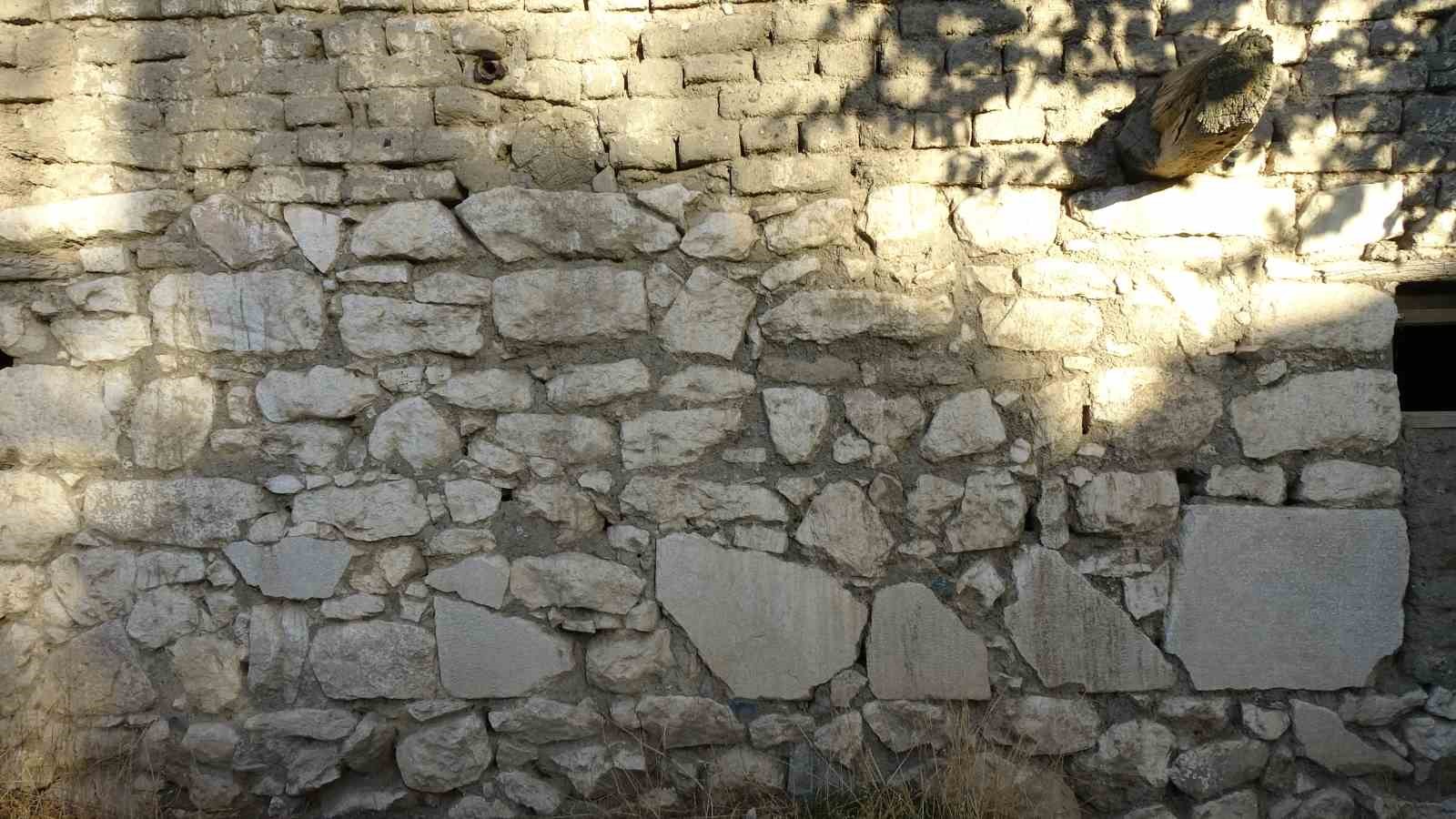 bu evin temel taslari imparator caracallanin 1800 yillik mektubu cikti 6 2hO6CKjP
