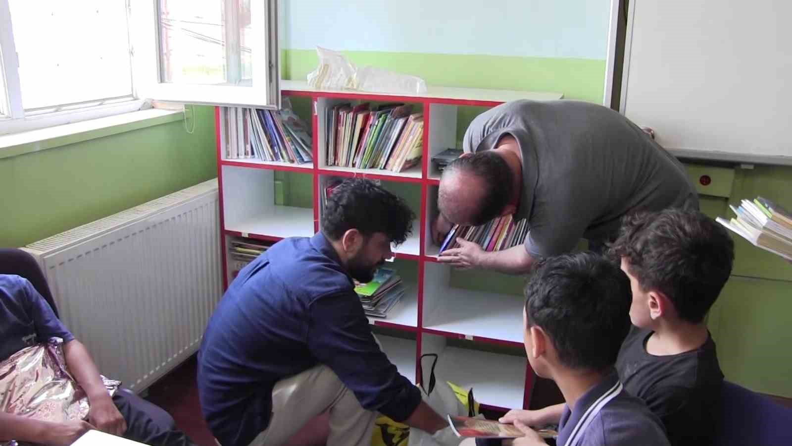 Bu gösteri biletle değil, kitapla seyrediliyor 7 bu gosteri biletle degil kitapla seyrediliyor 3 npfCJAcW