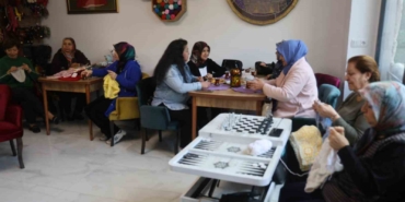 bu-kafeye-erkekler-giremiyor-RlBIbBBF.jpg