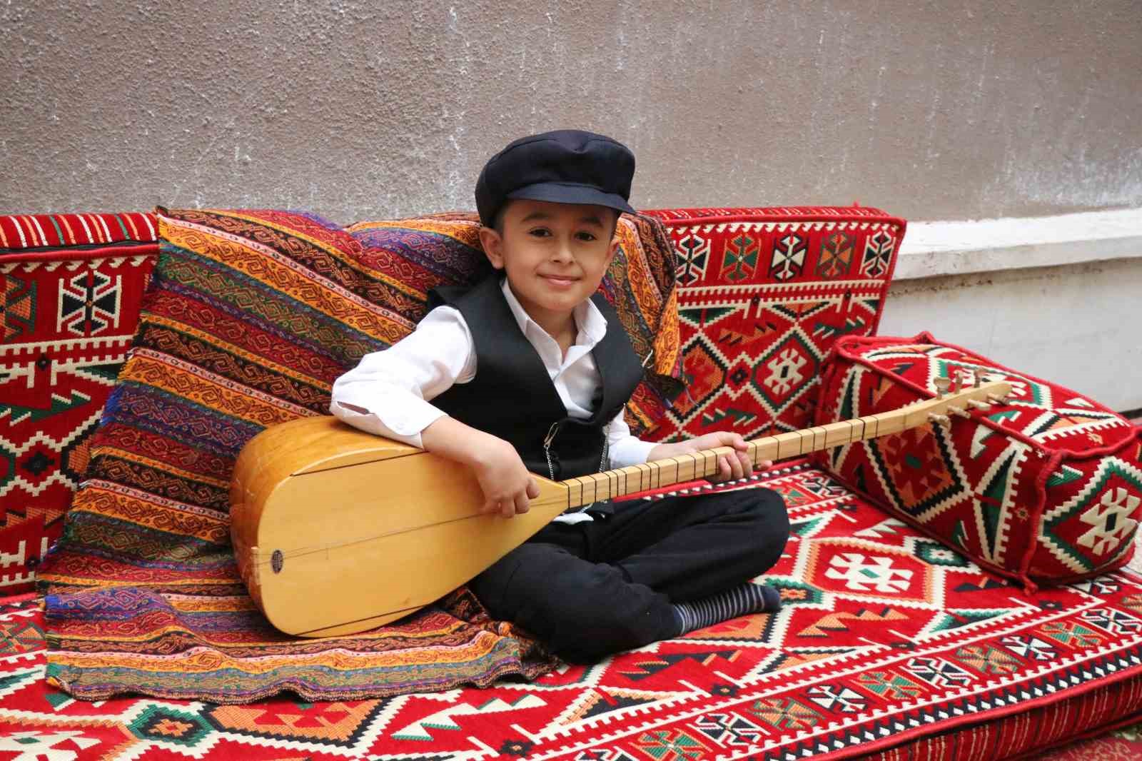 bu kareler film setinden degil ilkokuldan 6