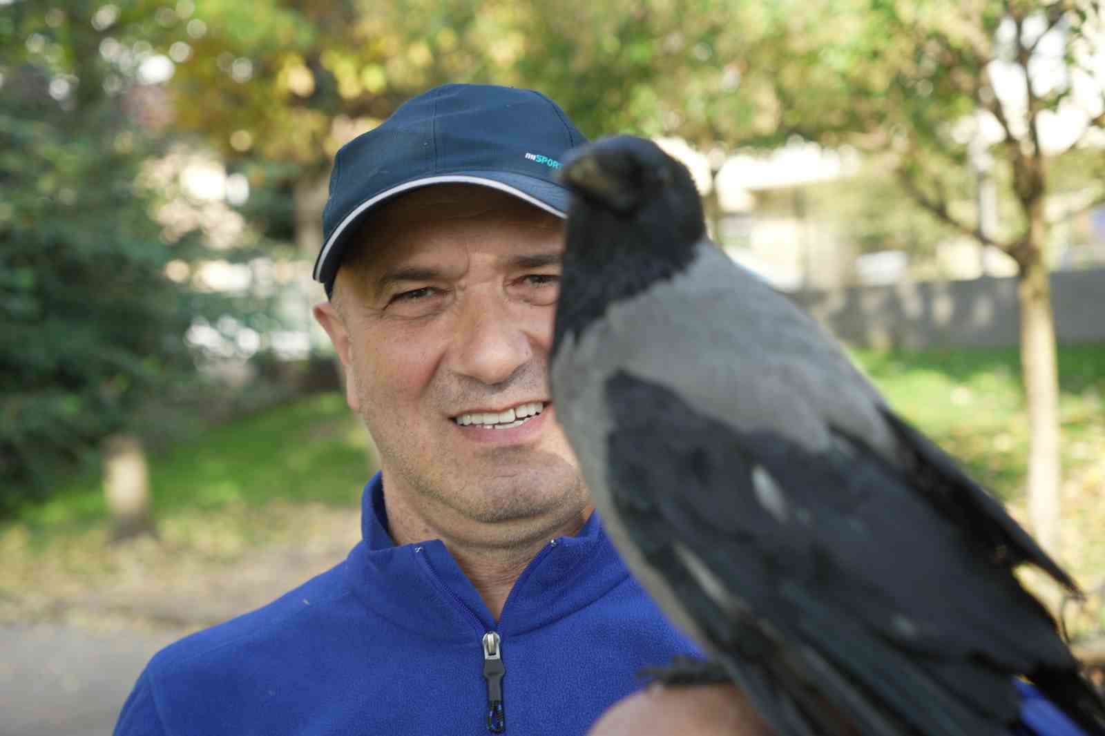 bu karga cay icip rize helvasi yiyor organik gidalari seviyor 7 3XpcaIQj
