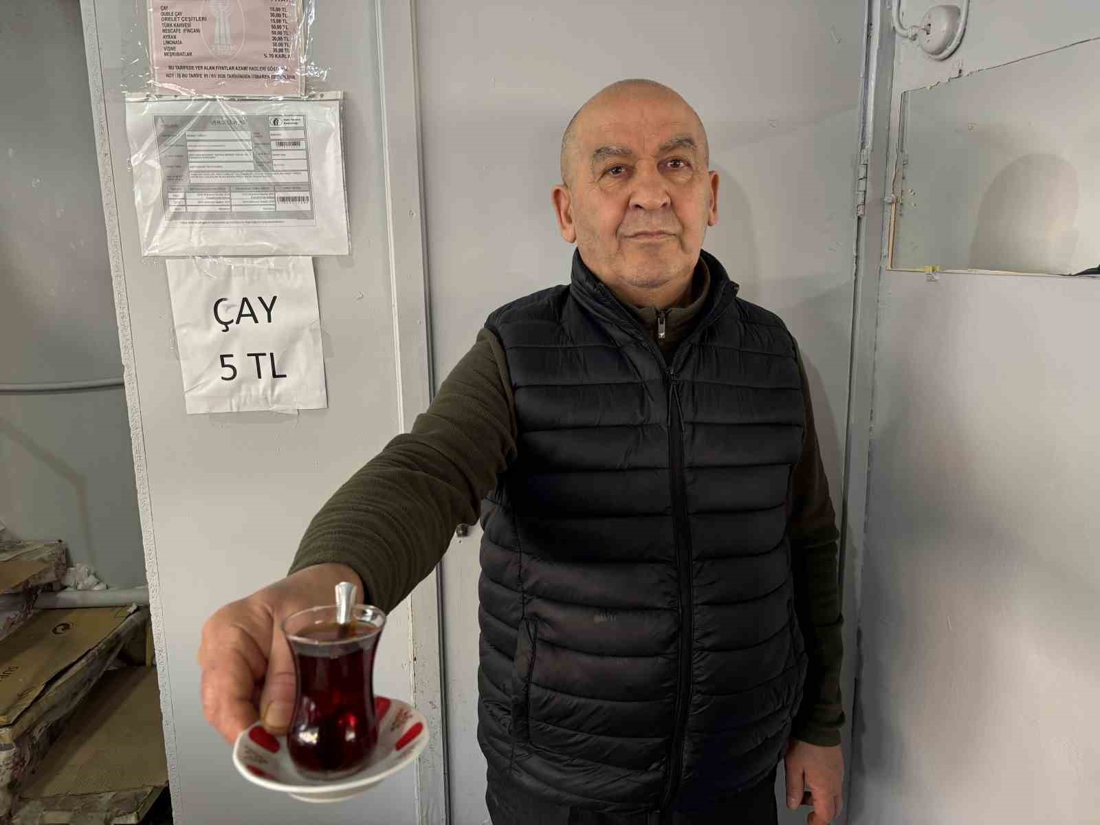 bu kiraathanede cay 5 lira 1 iCZMaiTH