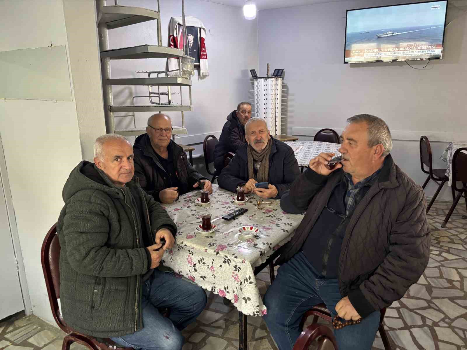 bu kiraathanede cay 5 lira 4 9Q5LEErv