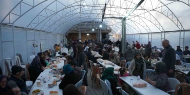 bu-koyde-herkes-ayni-sofrada-iftar-yapiyor-9blRVBfK.jpg