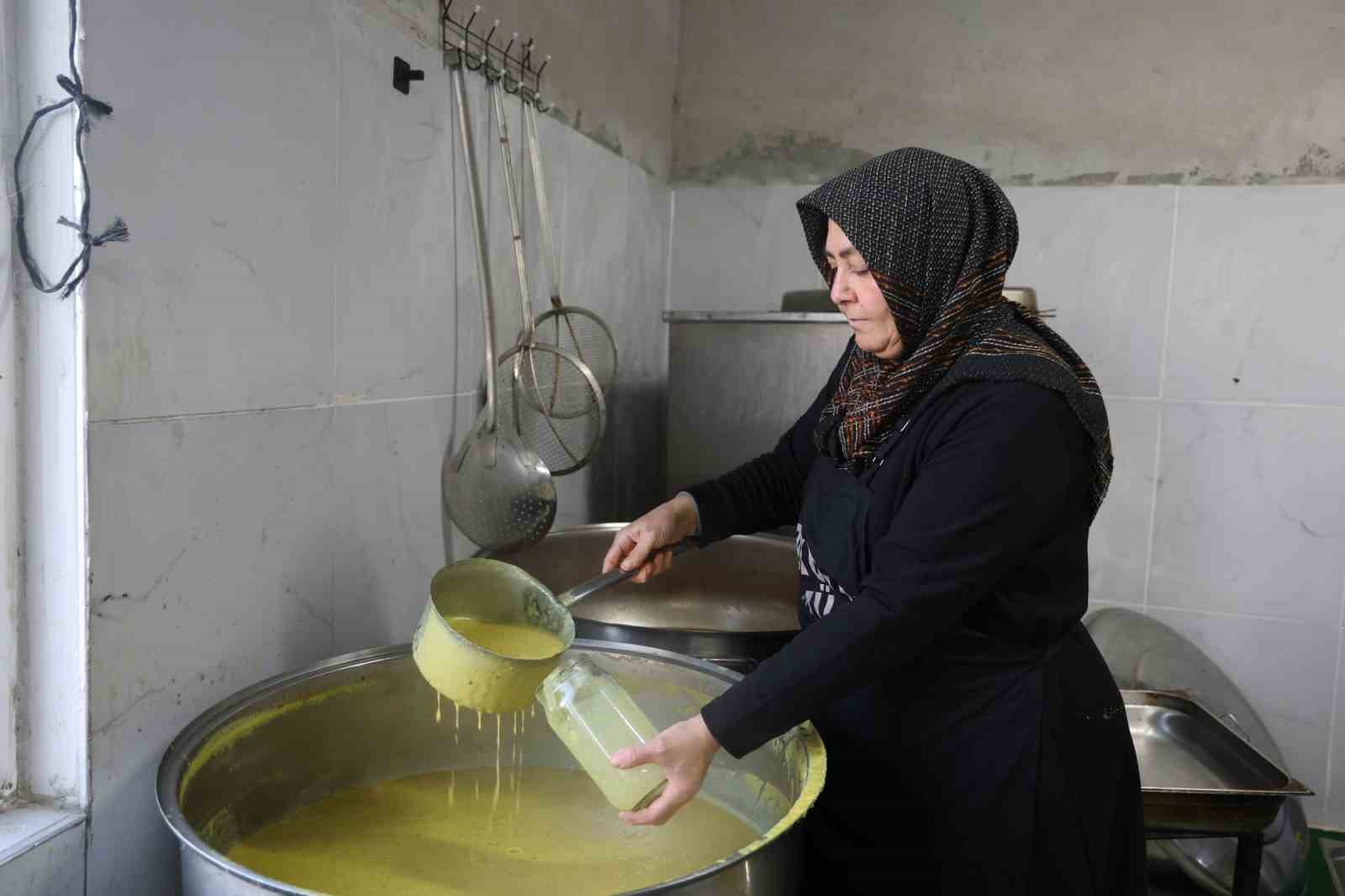 bu koyde iftar vakti evlerde yemek pisirmek yasaklandi 0 HnNFFCZm