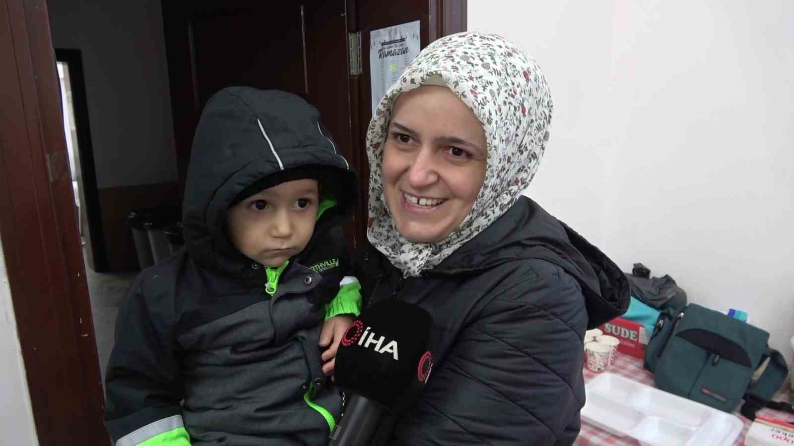 bu koyde ramazan boyunca yemeklere kadin eli degmiyor 10 EAjS2cng