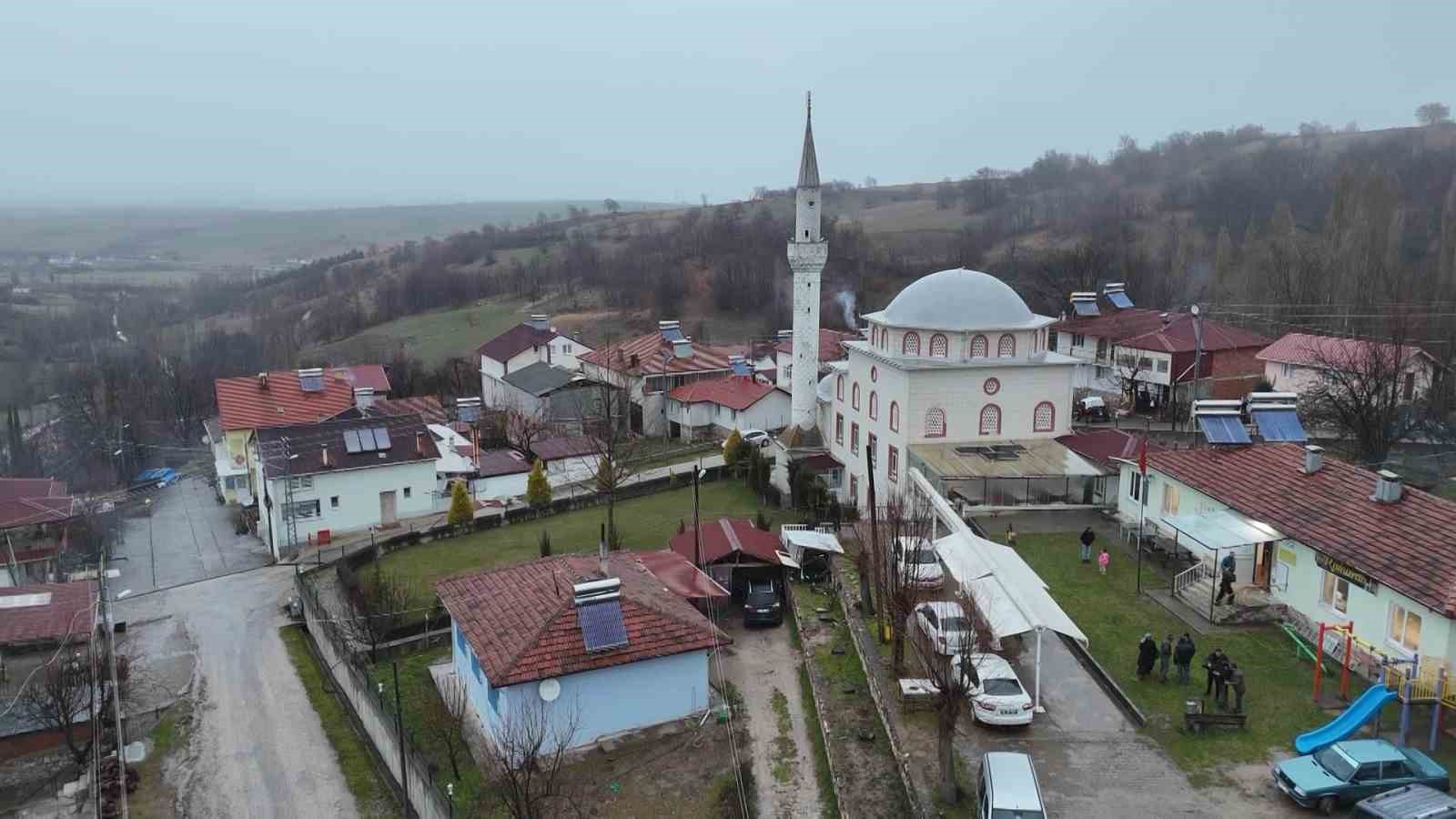 bu koyde ramazan boyunca yemeklere kadin eli degmiyor 4