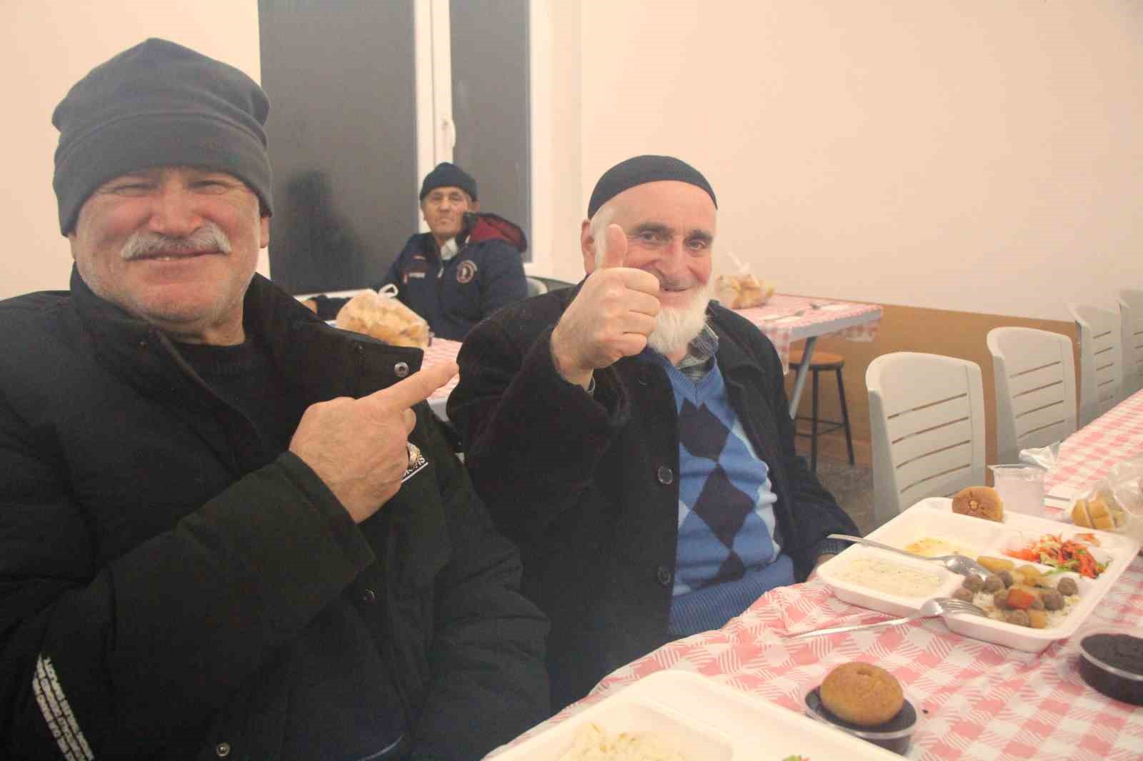 bu koyde ramazan boyunca yemeklere kadin eli degmiyor 7 uhVAseT1