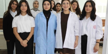 bu-lisede-ogrenciler-hem-meslek-ogreniyor-hem-para-kazaniyor-T6D1OcrB.jpg