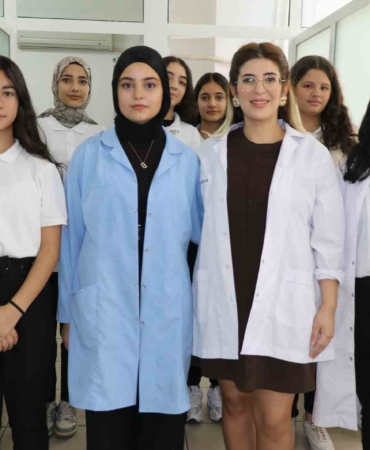 bu-lisede-ogrenciler-hem-meslek-ogreniyor-hem-para-kazaniyor-T6D1OcrB.jpg