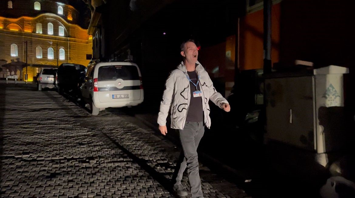 bu mahallede davul calanin basi belaya giriyorpilava pilava diye zillere basiyorlar 1 SYYbiKlZ