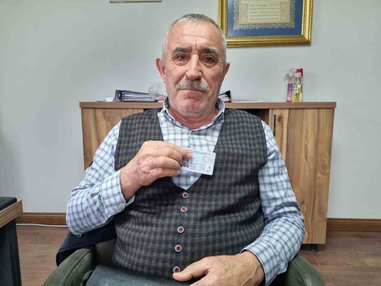 bu muhtara herkes abi demek zorunda kaliyor 0 YMQfTGh1