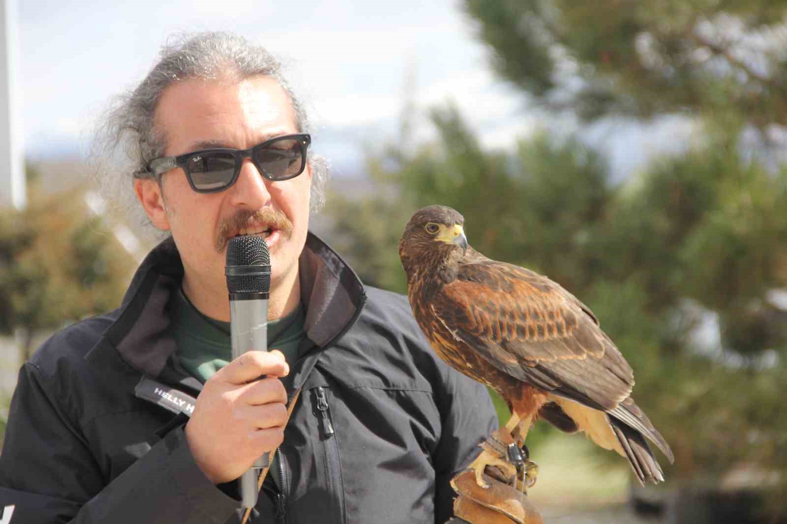 bu nevruz digerlerinden farkli kurtlar alanda gezdi sahin havada uctu 0 Ic5fnJR9