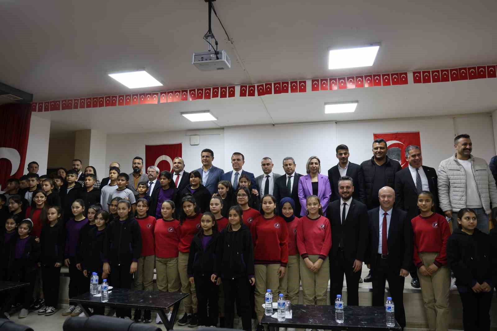 bu okul yapay zeka ile hem ogrenci takibi sagladi hem de sifir atik tasarrufuna 6j96k2gQ