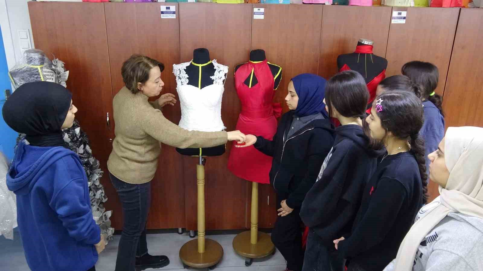 bu okulda gelecegin modacilari yetisiyor 5 ylRzh32i
