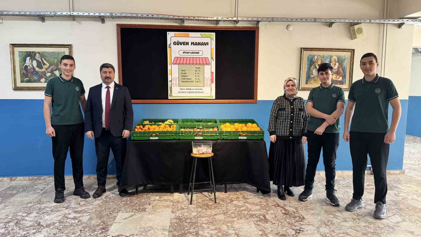 bu okulda manav var gorevli yok 2 phIO7Vdm