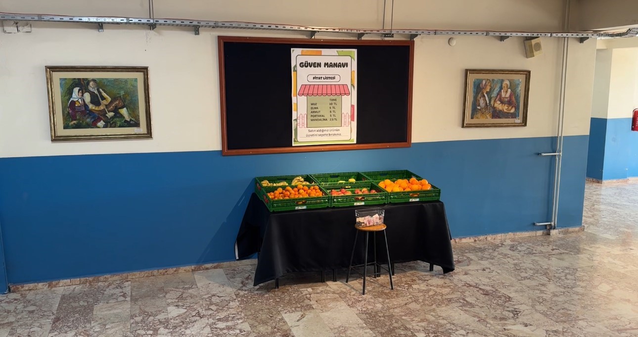 bu okulda manav var gorevli yok 5 TTT5IHdc