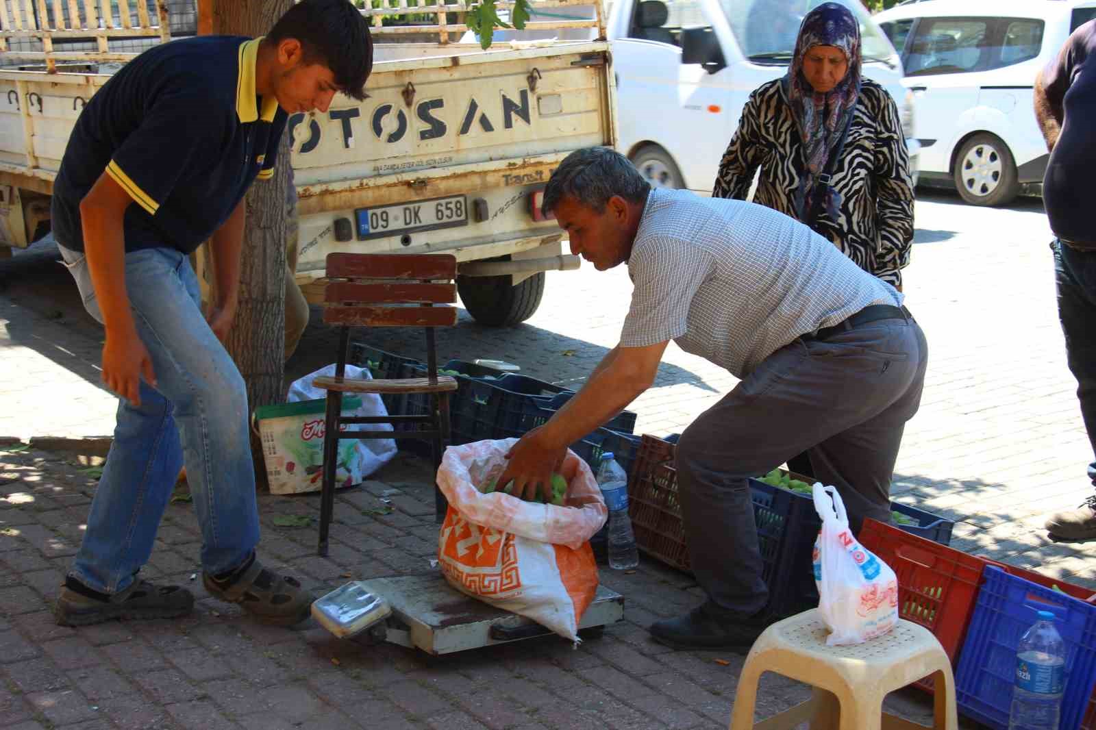 Bu pazarda meyve değil sinek satılıyor 10 bu pazarda meyve degil sinek satiliyor 6 aaQM58RS