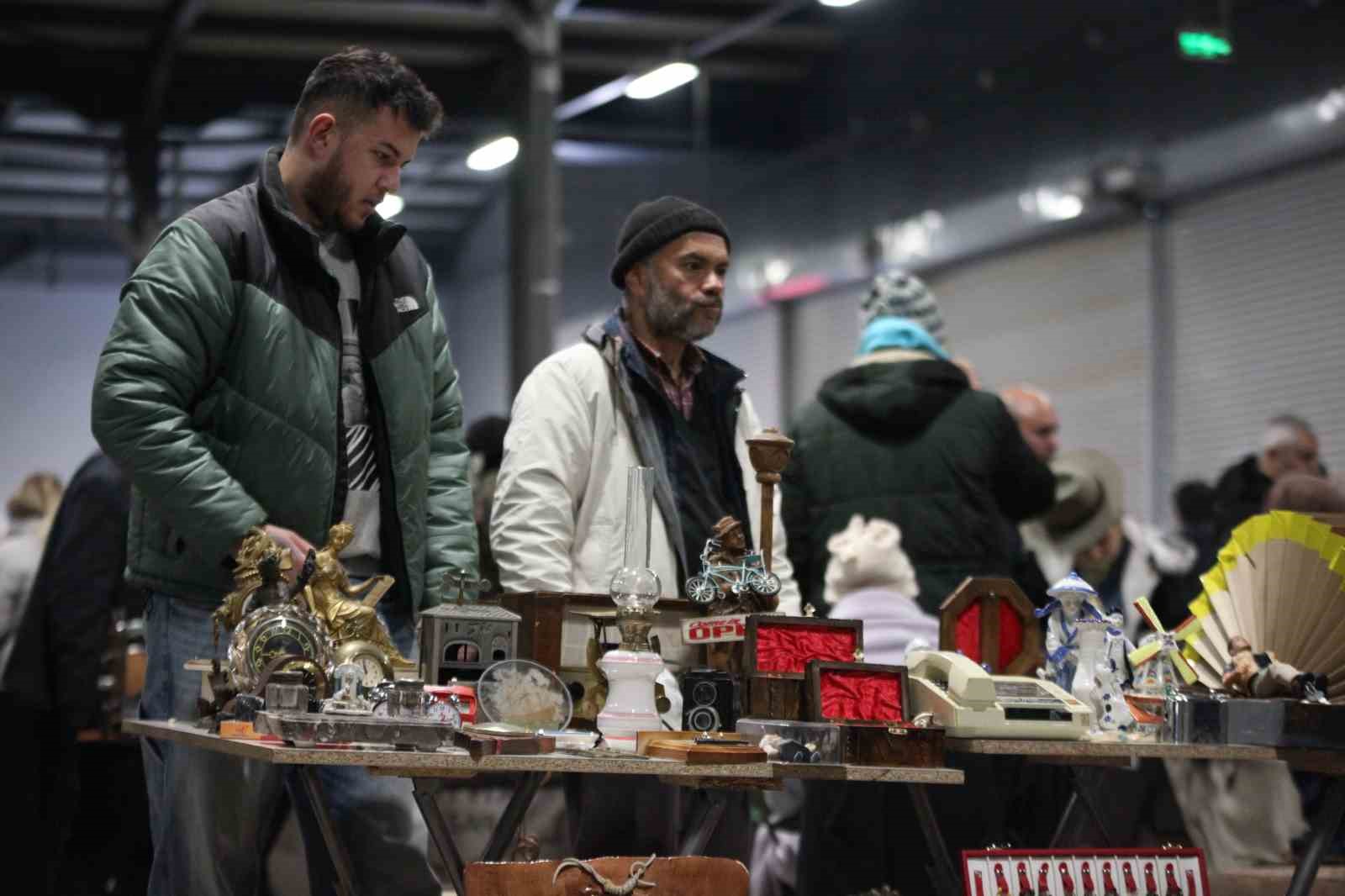 bu pazarda tezgahtakiler gecmise goturuyor 8 TW6qhEyL