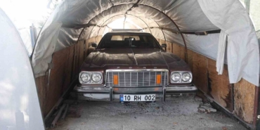 bu-serada-sebze-degil-klasik-araba-yetisiyor-xMwVhIRq.jpg