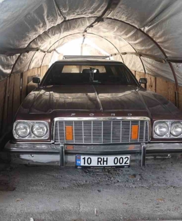 bu-serada-sebze-degil-klasik-araba-yetisiyor-xMwVhIRq.jpg
