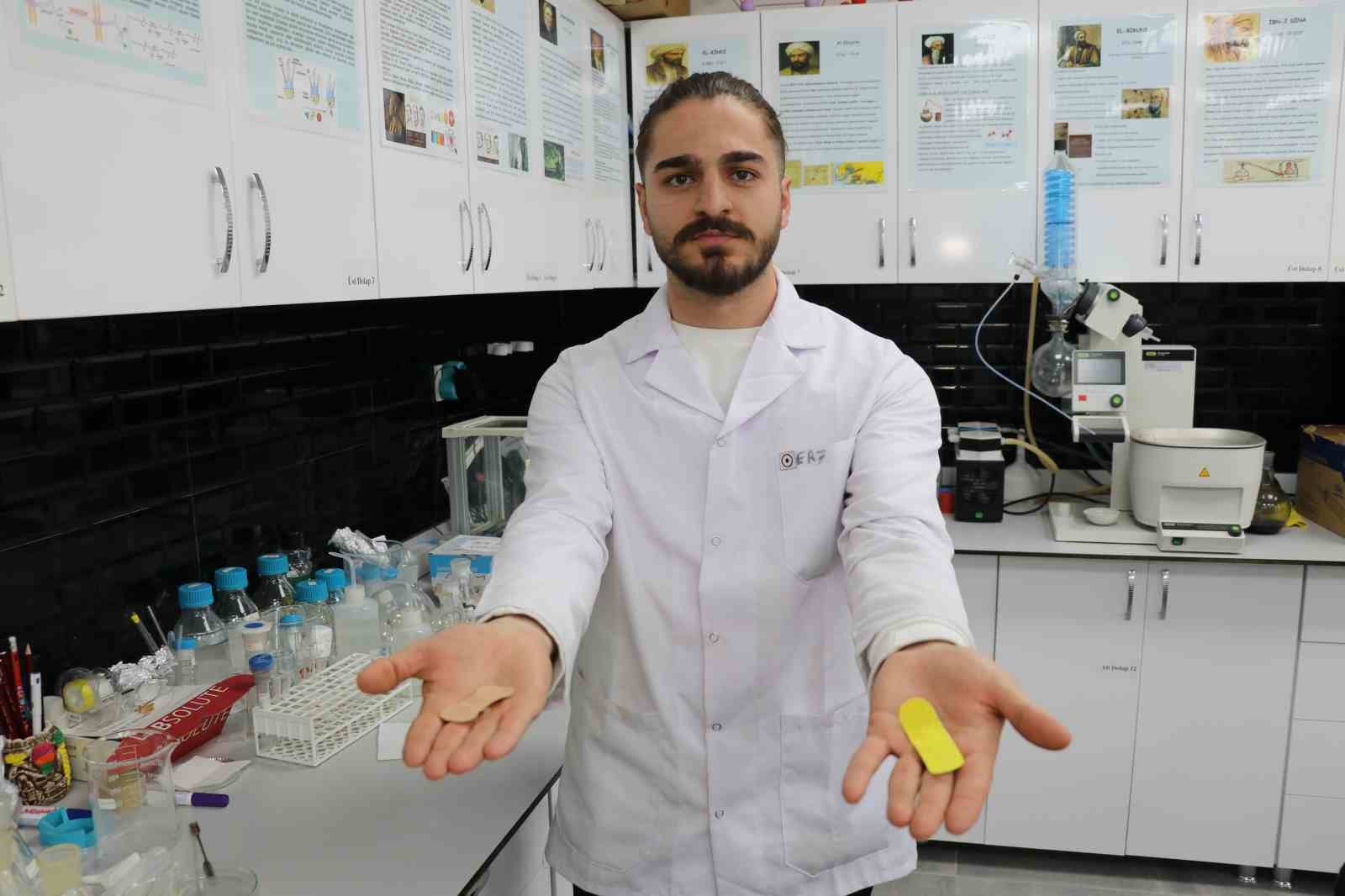Bu yara bandı hem hızlı iyileştiriyor hem de geri dönüşüm kullanılarak yapılıyor 8 bu yara bandi hem hizli iyilestiriyor hem de geri donusum kullanilarak yapiliyor 4 2uaTkut8