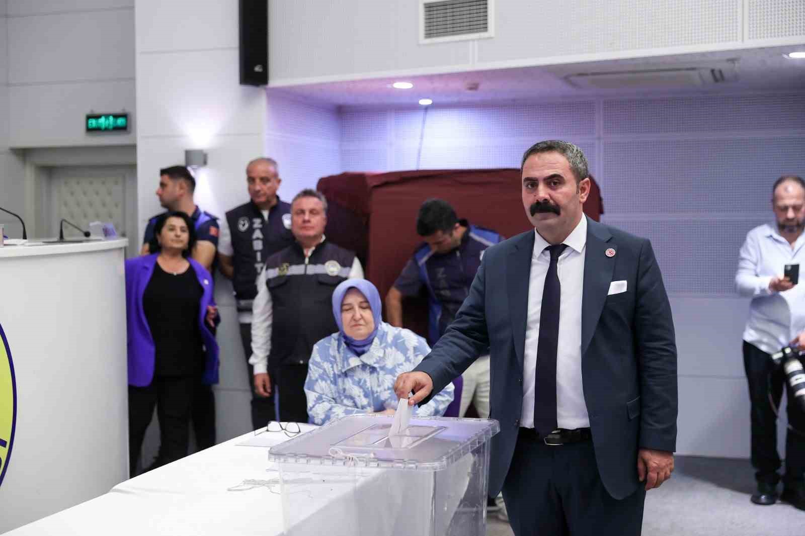 buca belediyesinde baskanvekili chpli huseyin benzer oldu 3 E59NMSWa