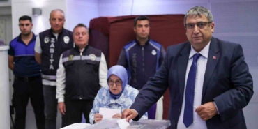 buca-belediyesinde-baskanvekili-chpli-huseyin-benzer-oldu-mha1ACKR.jpg