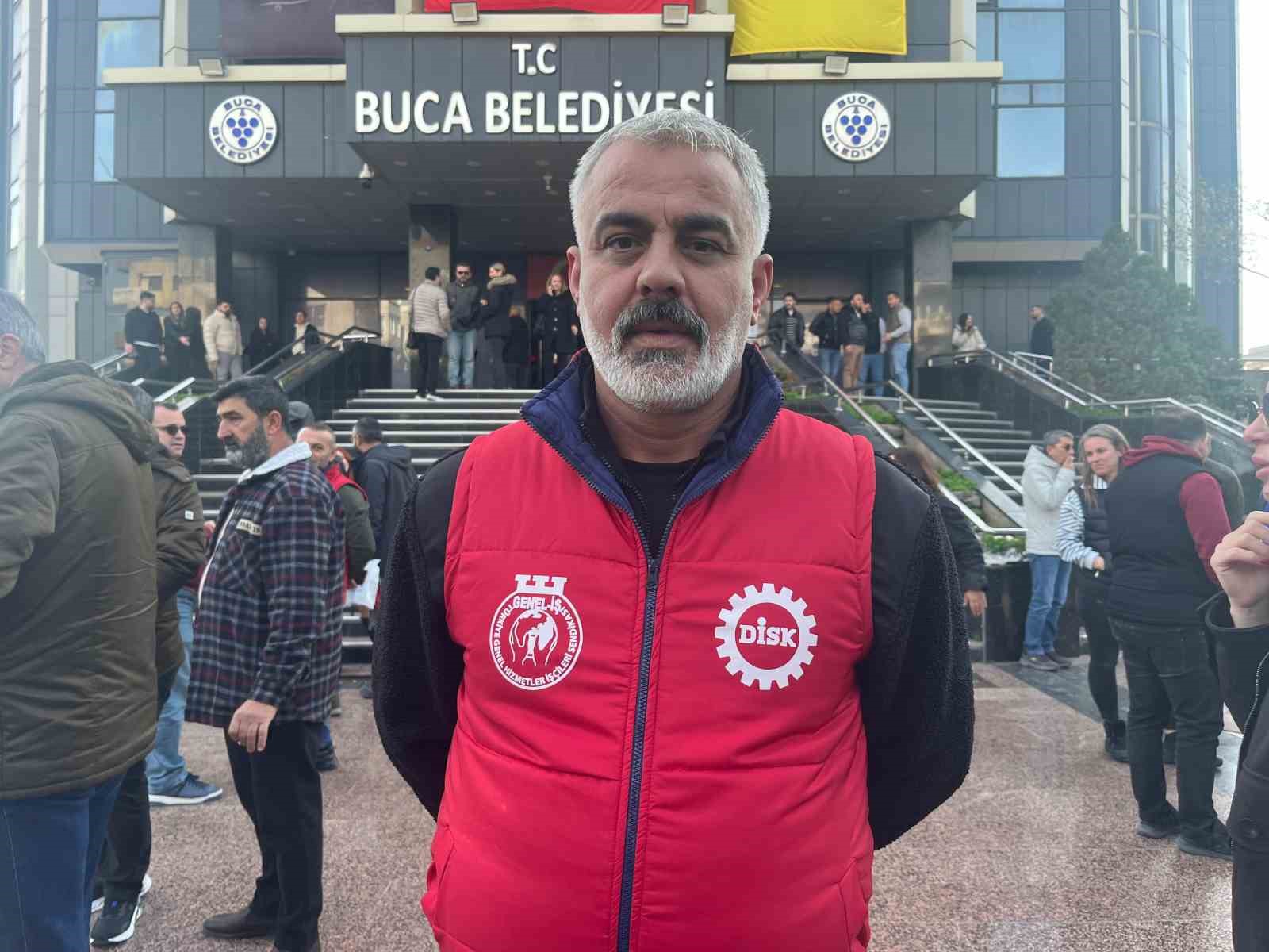 buca belediyesinde isciler yeniden is birakti copler birikmeye basladi 3