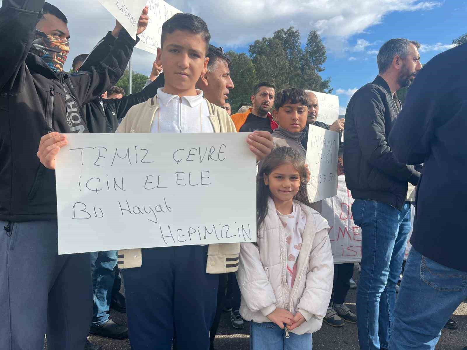 buca belediyesine karsi cop eylemi suruyor 5 tIiV1U7w