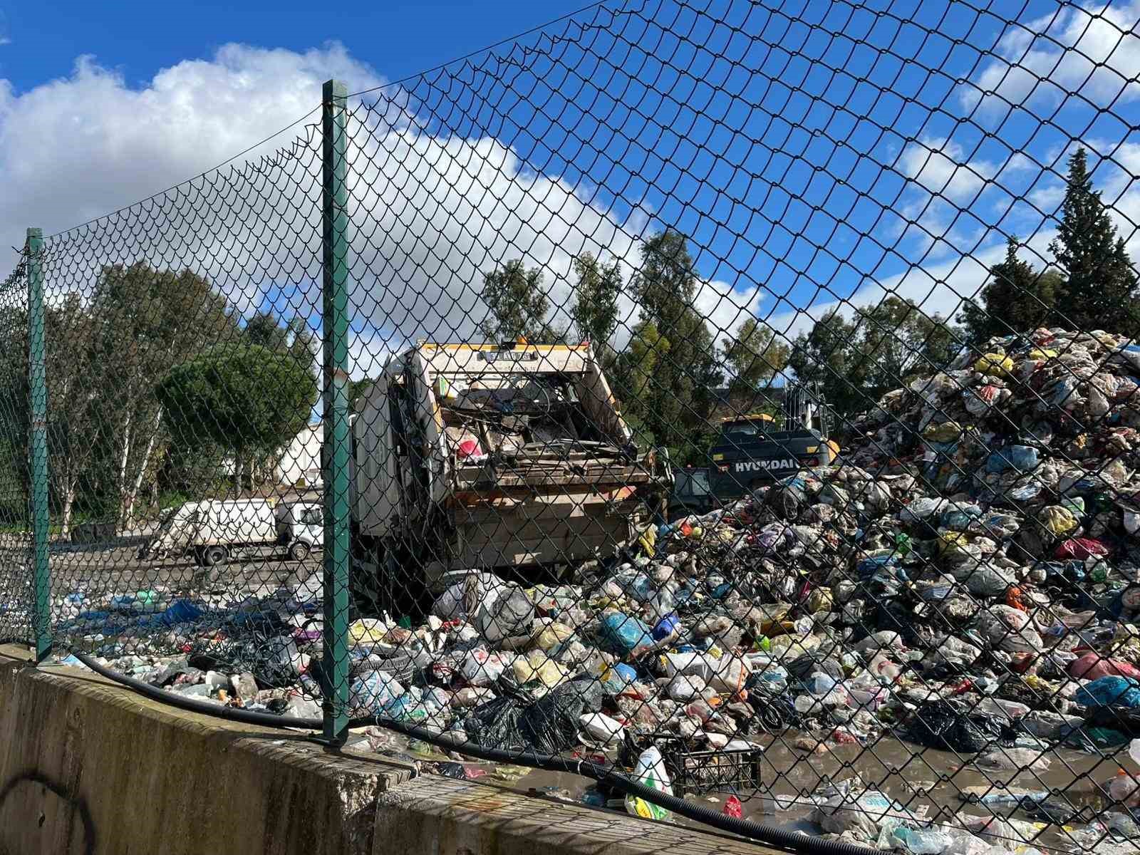 bucada cop krizi belediye iscileri bu kez nefes alamiyoruz diyerek eylem baslatti 2 agwsOLGp