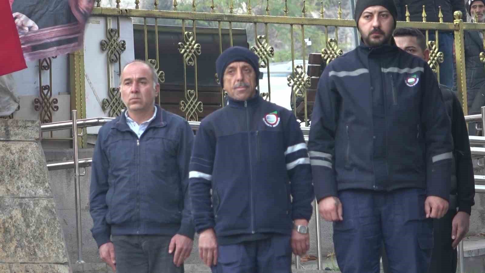 bugdaylar ayak altinda kalmasin diye zamanla yarisip toren alanini temizledi bugday nimettir ekmektir 1 2lUYUS4M