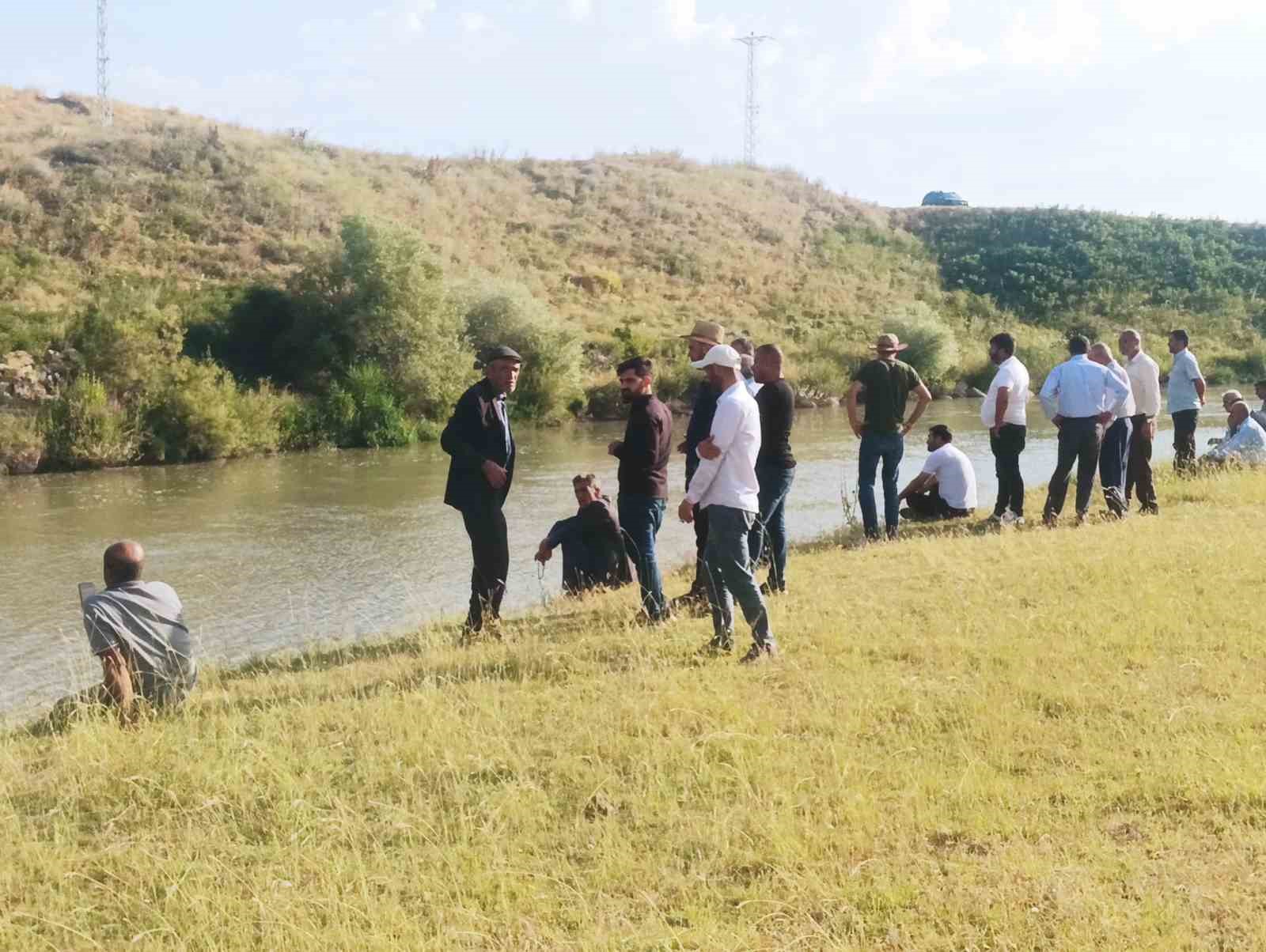 bulanikta kahreden olay caya dusen iki kardesten biri yasamini yitirdi digeri kayip 2 Wu4SmrRS