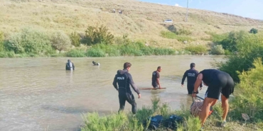 bulanikta-kahreden-olay-caya-dusen-iki-kardesten-biri-yasamini-yitirdi-digeri-kayip-QLKCUcXD.jpg
