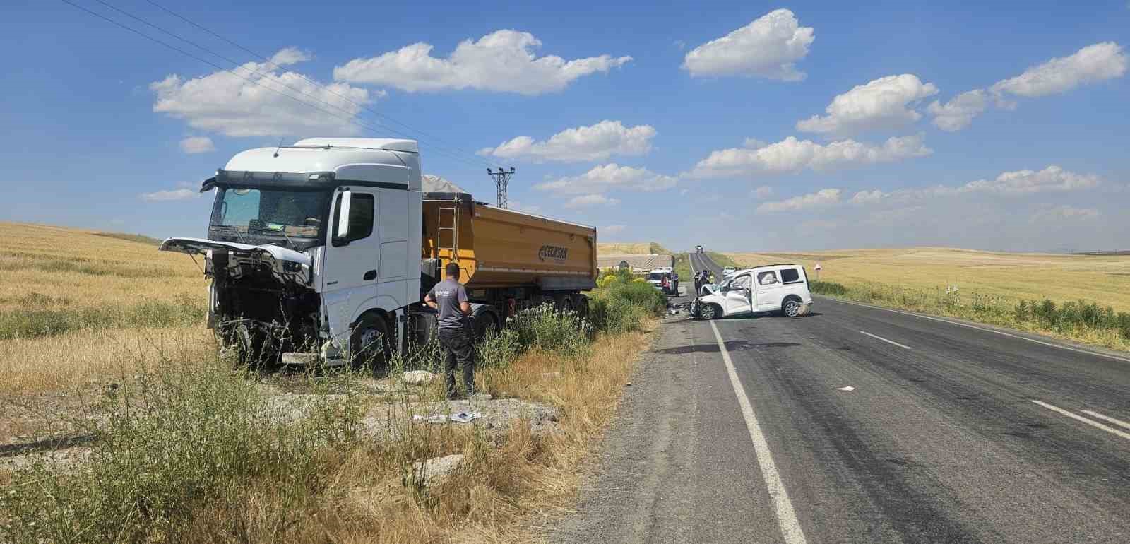 Bulanık’ta kamyonla kamyonet kafa kafaya çarpıştı: 2 ölü, 2 yaralı 5 bulanikta kamyonla kamyonet kafa kafaya carpisti 2 olu 2 yarali 1 aXV9l4NV